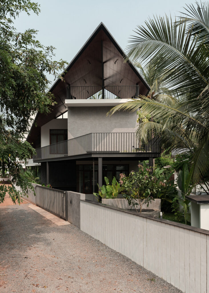 INFINITY EDGE by Tropical Tones – Azhiyur, Kerala, India